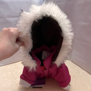 3M insulated small pink parka style coat with faux fur detail.